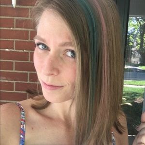 Meet your Posher, Laura